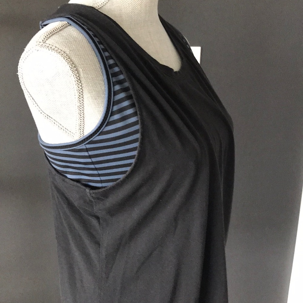 Workout top with built-in bra